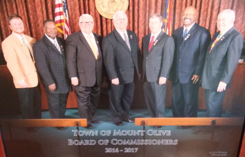 Board of Commissioner 2016 (L to R) Commissioner Kenneth Talton, Commissioner Harlie Carmichael, Mayor Pro Tem Joe Scott, Mayor I. Ray McDonald, Sr, Commissioner Tom Preston, Commissioner Jerry Harper & Town Manager Charles Brown